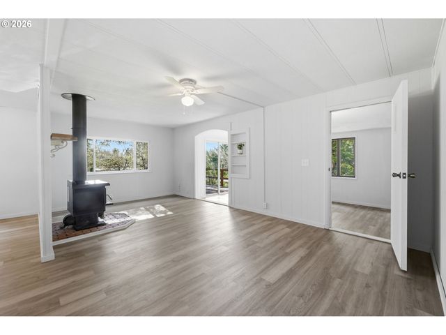 68258 RIDGE Rd, North Bend, OR 97459