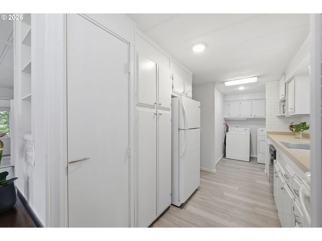 68258 RIDGE Rd, North Bend, OR 97459