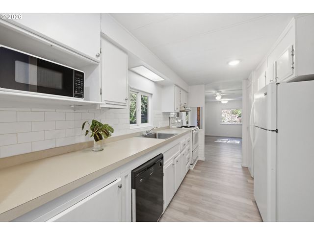 68258 RIDGE Rd, North Bend, OR 97459