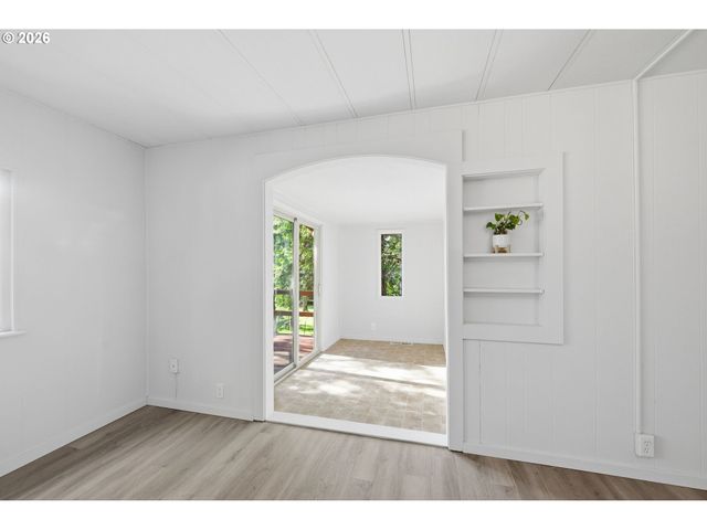 68258 RIDGE Rd, North Bend, OR 97459