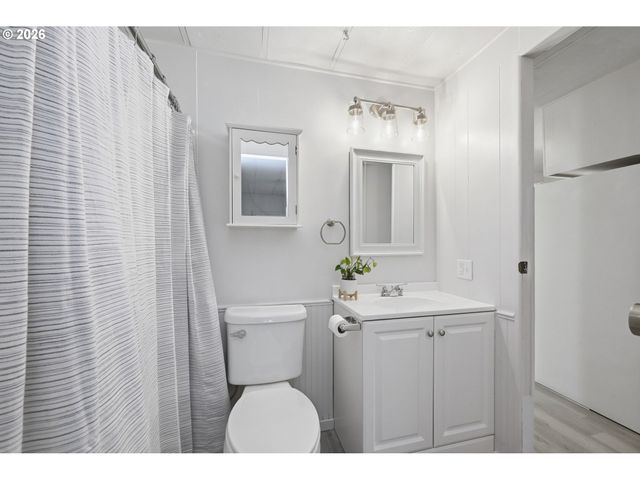 68258 RIDGE Rd, North Bend, OR 97459