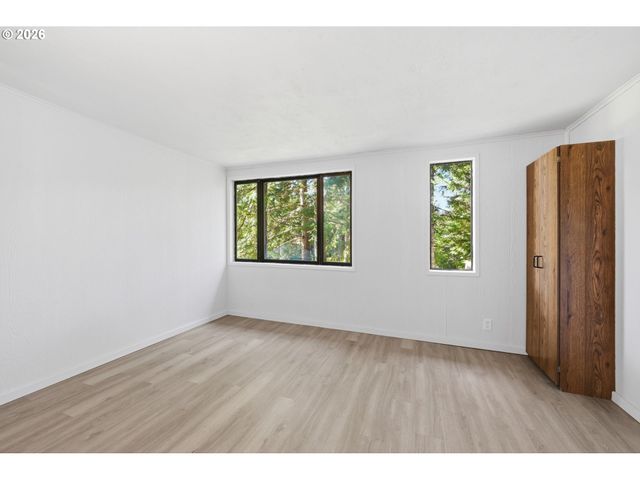 68258 RIDGE Rd, North Bend, OR 97459