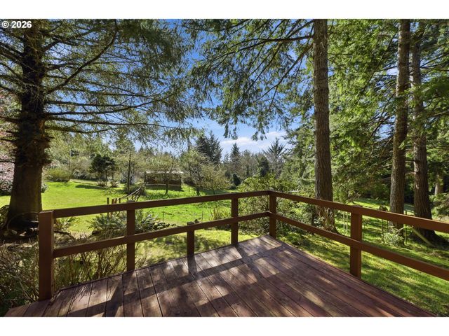 68258 RIDGE Rd, North Bend, OR 97459