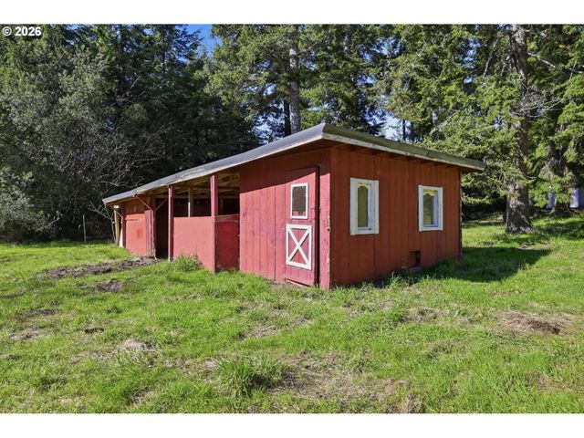68258 RIDGE Rd, North Bend, OR 97459