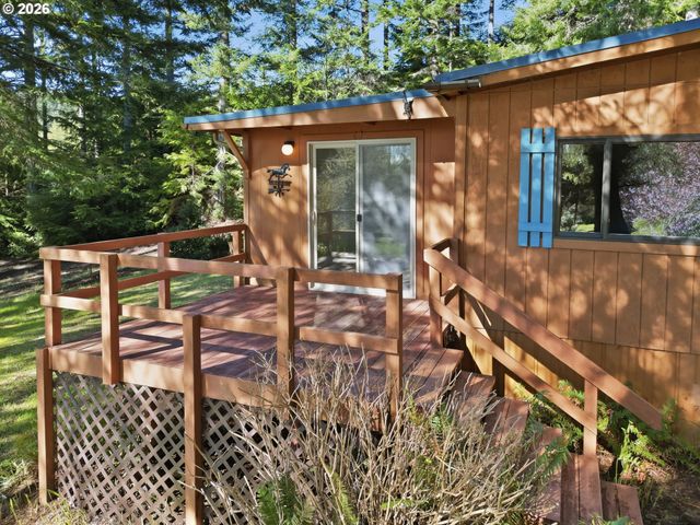 68258 RIDGE Rd, North Bend, OR 97459