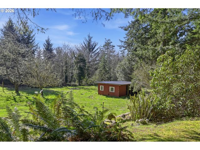 68258 RIDGE Rd, North Bend, OR 97459