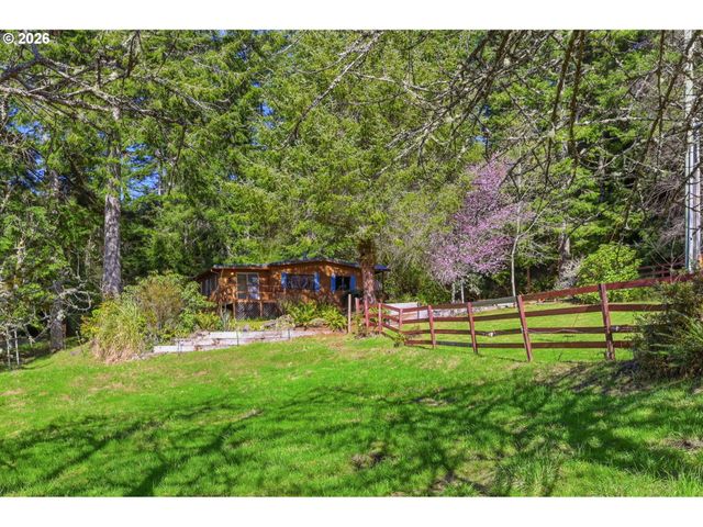 68258 RIDGE Rd, North Bend, OR 97459