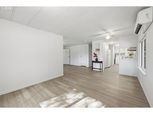 68258 RIDGE Rd, North Bend, OR 97459