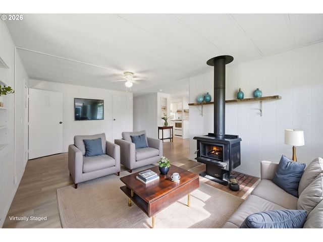 68258 RIDGE Rd, North Bend, OR 97459