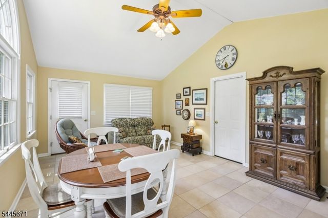 39 Whitney Dr, Berkeley Heights Twp., NJ 07922