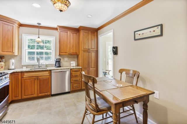 39 Whitney Dr, Berkeley Heights Twp., NJ 07922