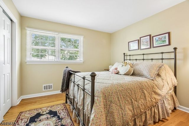 39 Whitney Dr, Berkeley Heights Twp., NJ 07922
