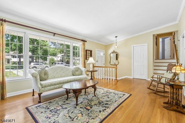 39 Whitney Dr, Berkeley Heights Twp., NJ 07922