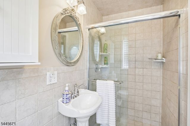 39 Whitney Dr, Berkeley Heights Twp., NJ 07922