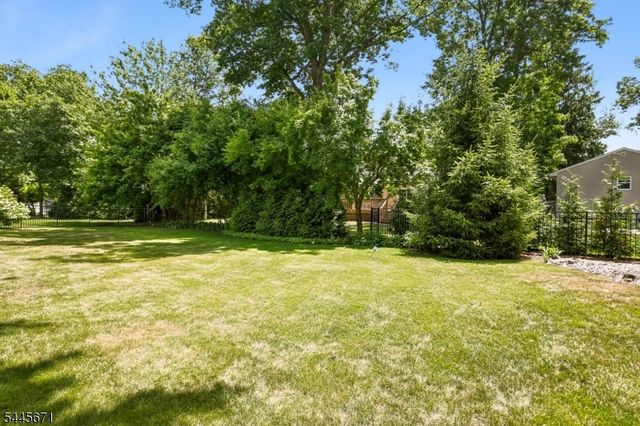 39 Whitney Dr, Berkeley Heights Twp., NJ 07922