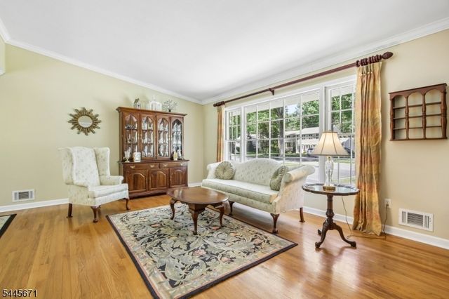 39 Whitney Dr, Berkeley Heights Twp., NJ 07922