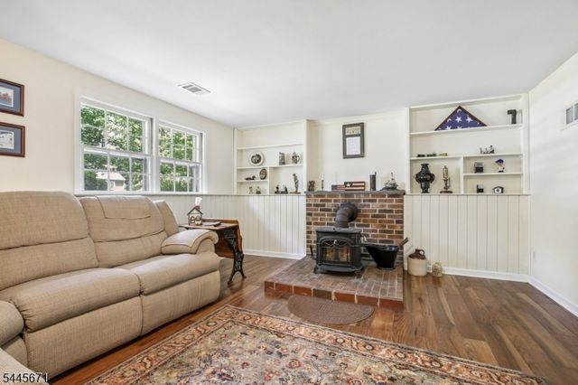 39 Whitney Dr, Berkeley Heights Twp., NJ 07922