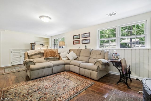 39 Whitney Dr, Berkeley Heights Twp., NJ 07922