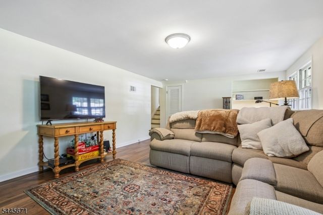 39 Whitney Dr, Berkeley Heights Twp., NJ 07922