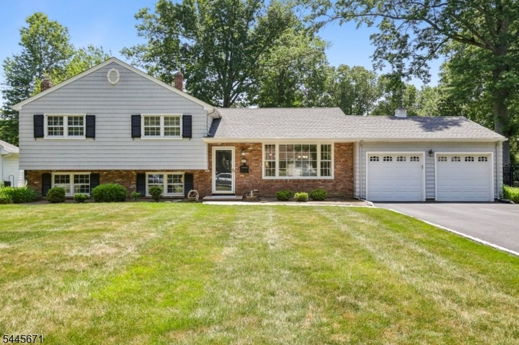 39 Whitney Dr, Berkeley Heights Twp., NJ 07922