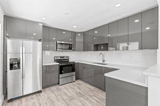 2847 Polk St, Hollywood, FL 33020