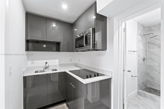 2847 Polk St, Hollywood, FL 33020