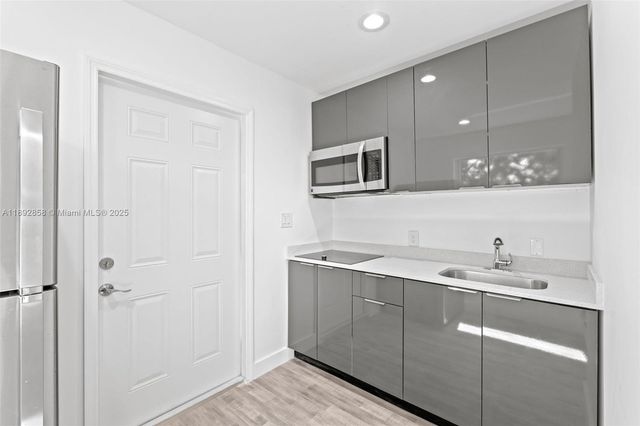 2847 Polk St, Hollywood, FL 33020