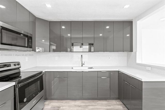 2847 Polk St, Hollywood, FL 33020