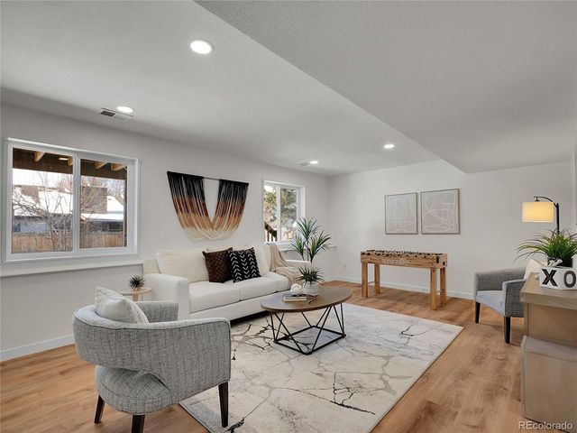 575 S Memphis Way, Aurora, CO 80017