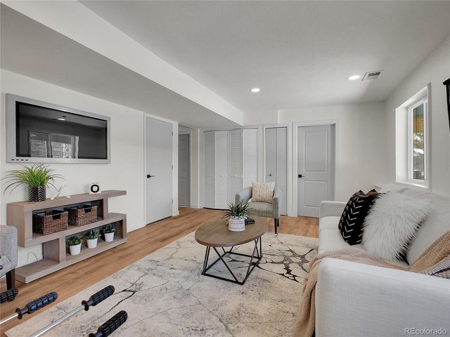 575 S Memphis Way, Aurora, CO 80017