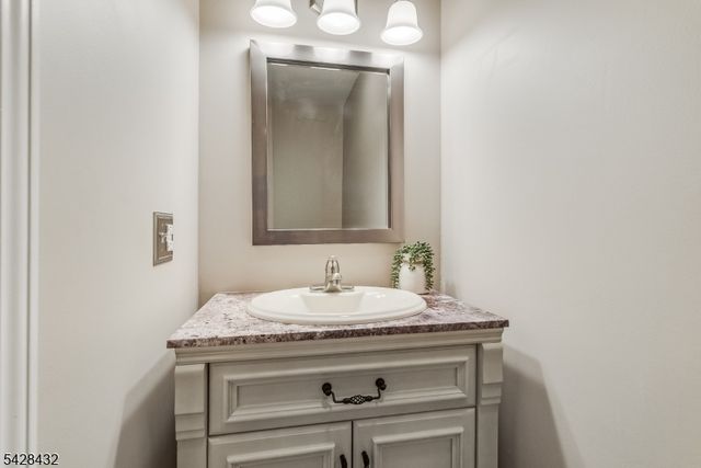 109 Hillside Ave, Bedminster Twp., NJ 07921