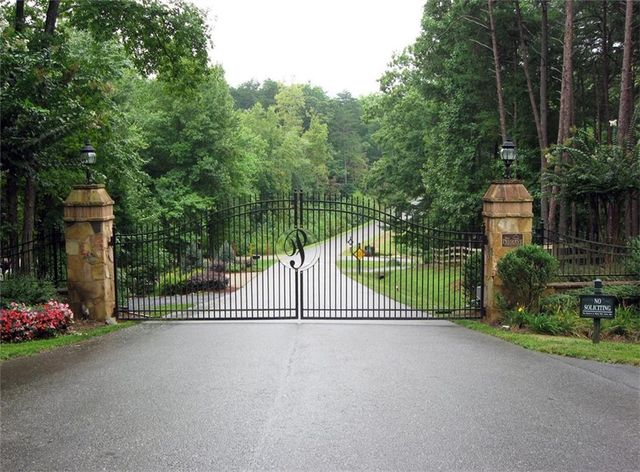 296 Ridgeside Court, Jasper, GA 30143