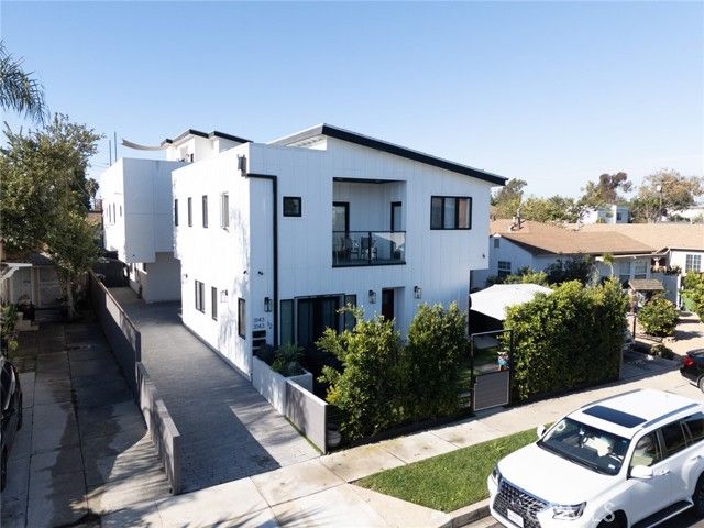 3143 S Halm Avenue, Los Angeles, CA 90034