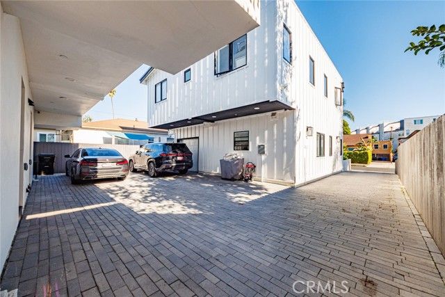 3143 S Halm Avenue, Los Angeles, CA 90034