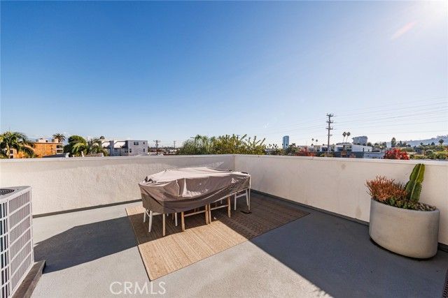 3143 S Halm Avenue, Los Angeles, CA 90034