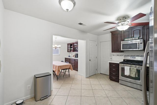 2705 S Bollinger Street, Visalia, CA 93277