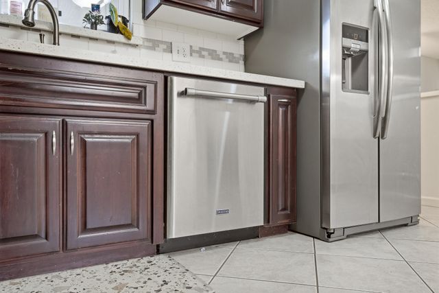 2705 S Bollinger Street, Visalia, CA 93277