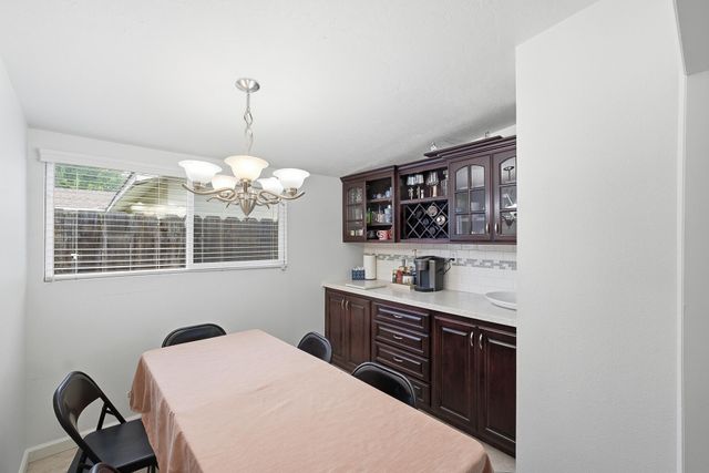 2705 S Bollinger Street, Visalia, CA 93277