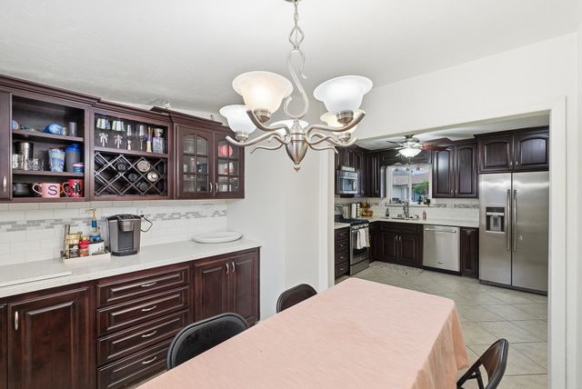 2705 S Bollinger Street, Visalia, CA 93277