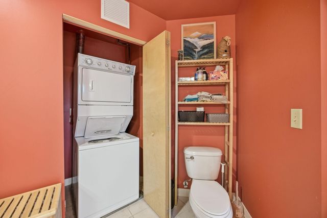 1901 E Hennepin Avenue 303, Minneapolis, MN 55413