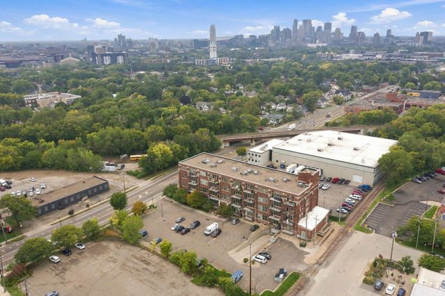 1901 E Hennepin Avenue 303, Minneapolis, MN 55413