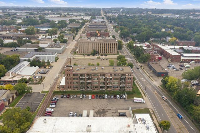 1901 E Hennepin Avenue 303, Minneapolis, MN 55413