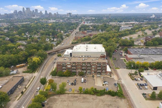 1901 E Hennepin Avenue 303, Minneapolis, MN 55413