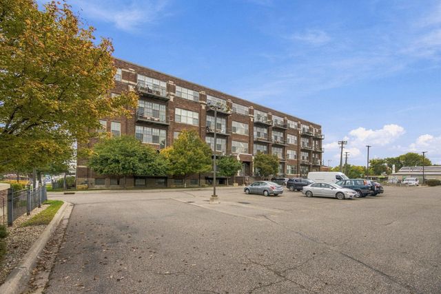 1901 E Hennepin Avenue 303, Minneapolis, MN 55413