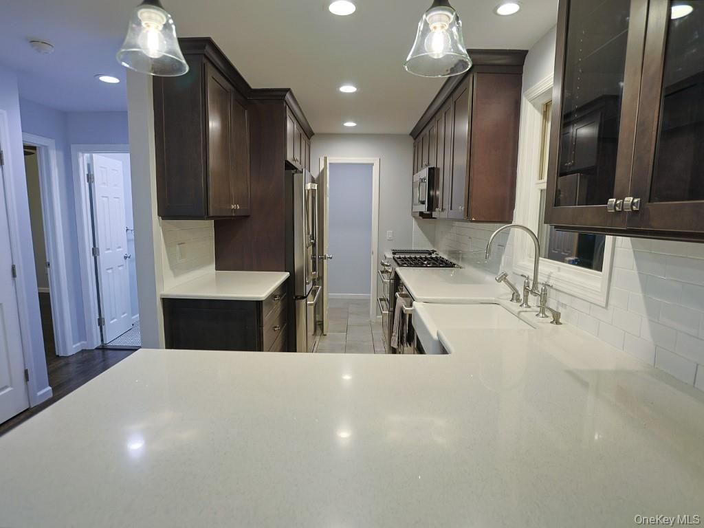 10 Etville Avenue #12, Yonkers, NY 10703 — photo 3