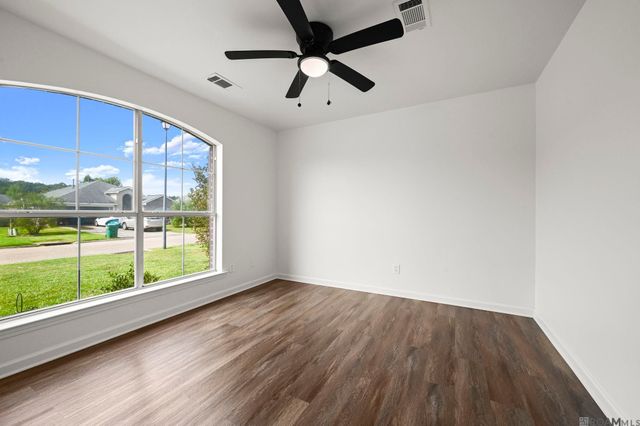 11363 Hampton Ct, Denham Springs, LA 70726