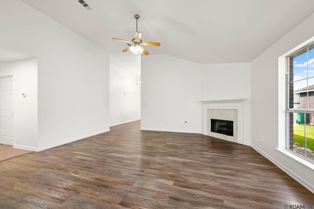 11363 Hampton Ct, Denham Springs, LA 70726