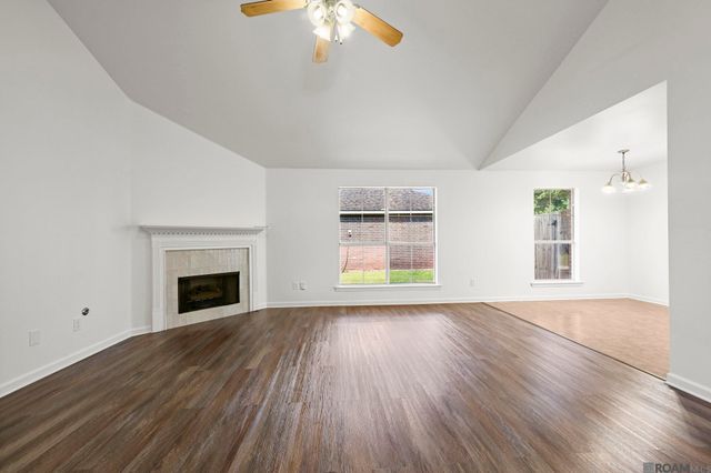 11363 Hampton Ct, Denham Springs, LA 70726