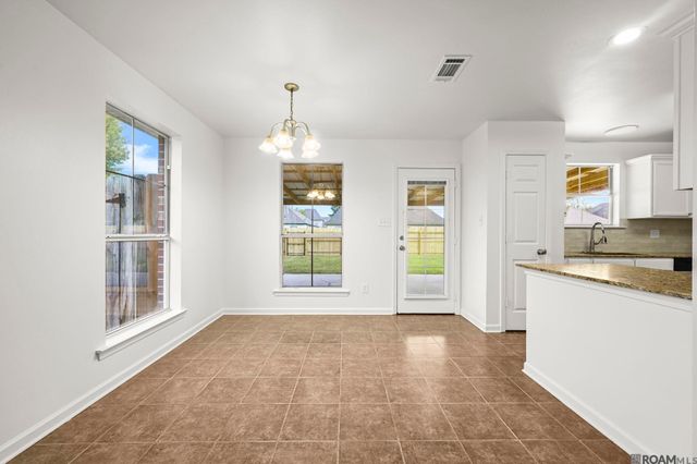 11363 Hampton Ct, Denham Springs, LA 70726