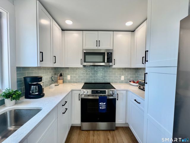 18 Brown Street, Guilford, CT 06437